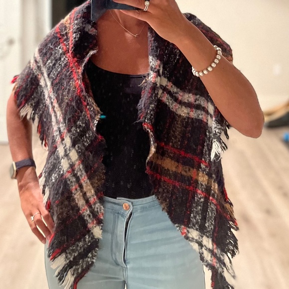 Triangle scarf - Picture 1 of 3